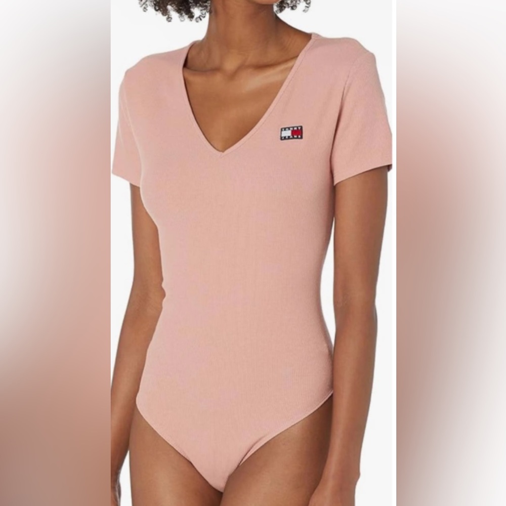 •Tommy Hilfiger pink and black
bodysuits size Xs
